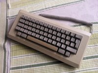 Macintosh_128k_keyboard_SWEFIN.jpg Macintosh_128k_keyboard_SWEFIN.jpg