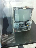 448px-Early_Macintosh_Prototype_Computer_History_Museum_Mountain_View_California_2013-04-11_23...jpg