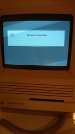 Macintosh_SE30_without_stripes.jpg Macintosh_SE30_without_stripes.jpg