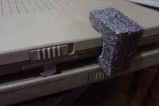 Prevents-screen-from-contacting-trackball.jpg