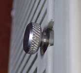 Knurled-head-screw-on-Macintosh-IIfx.jpg