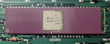Hitachi-68000-ceramic-chip.jpg